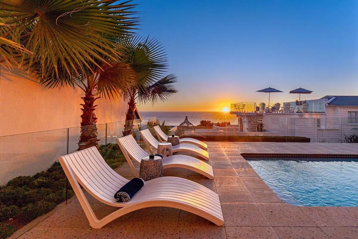 Clifton Yolo Spaces - Clifton Mansion Villa Apartment Cape Town