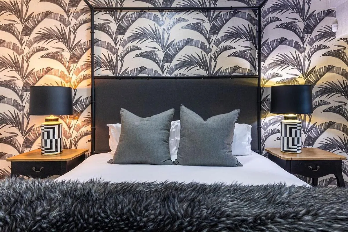 Clifton Yolo Spaces - Clifton Mansion Villa Apartment Cape Town