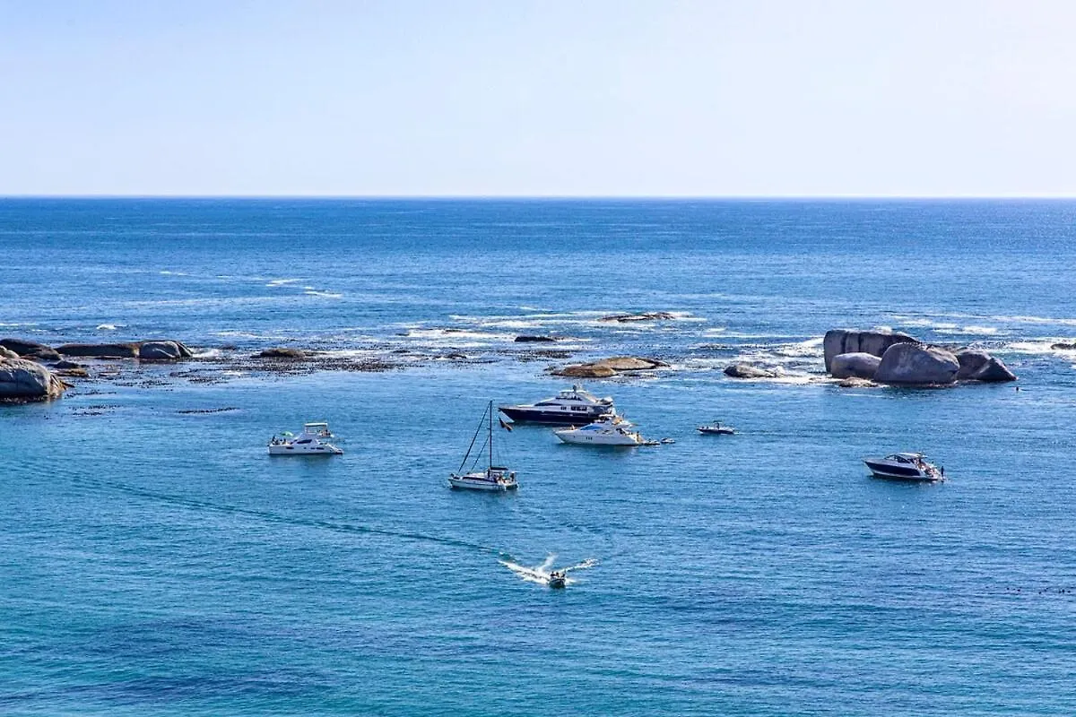 Clifton Yolo Spaces - Clifton Mansion Villa Apartment Cape Town