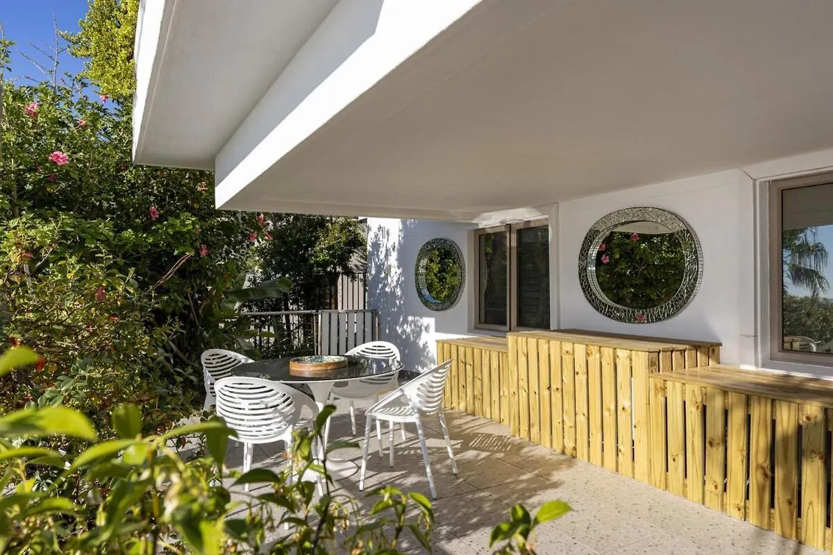 Clifton Yolo Spaces - Clifton Mansion Villa Apartment Cape Town