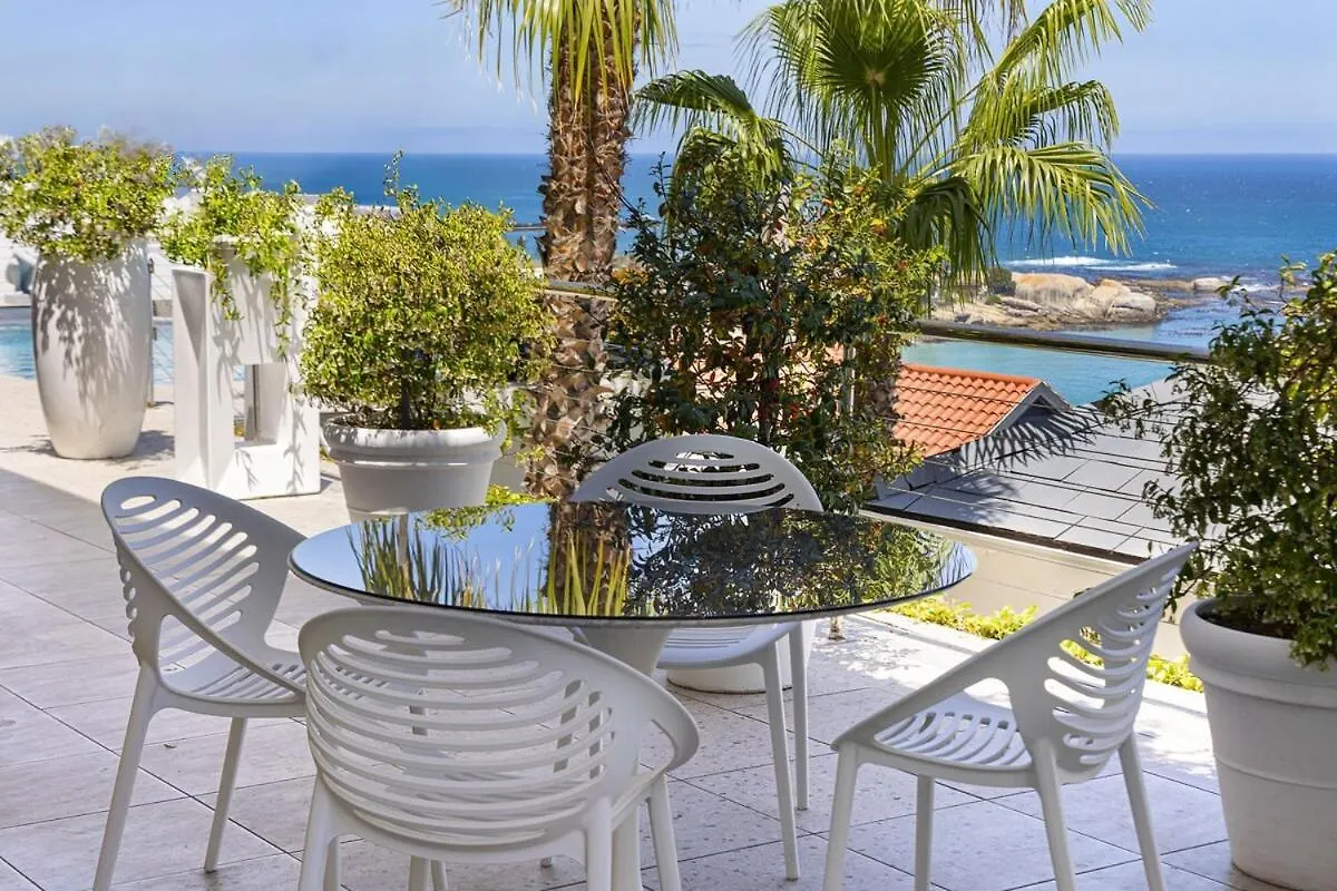 Clifton Yolo Spaces - Clifton Mansion Villa Apartment Cape Town