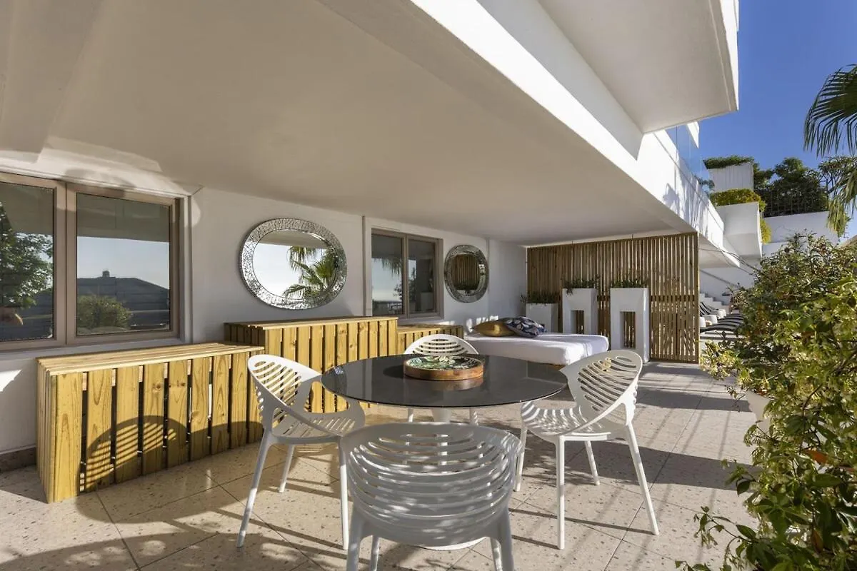 Clifton Yolo Spaces - Clifton Mansion Villa Apartment Cape Town